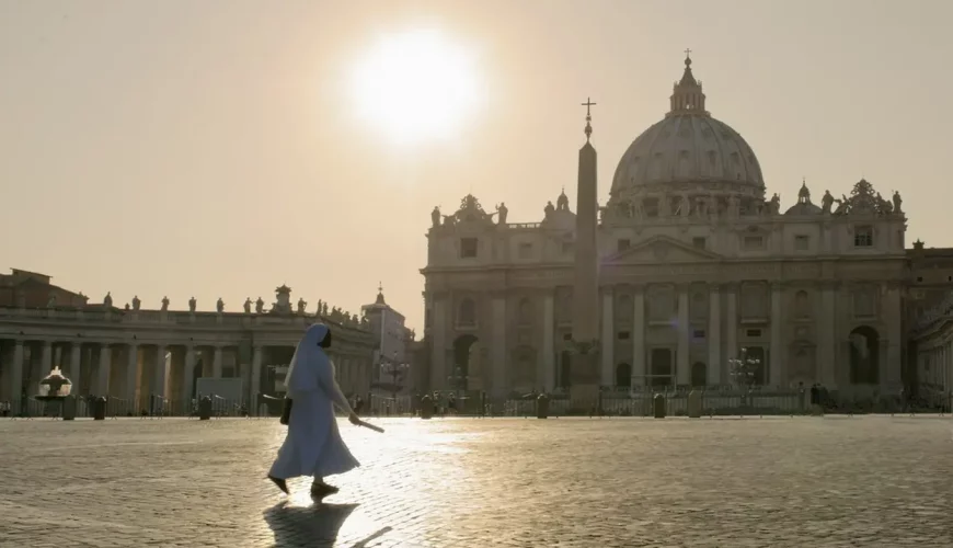 zakonnica na placu świętego piotra